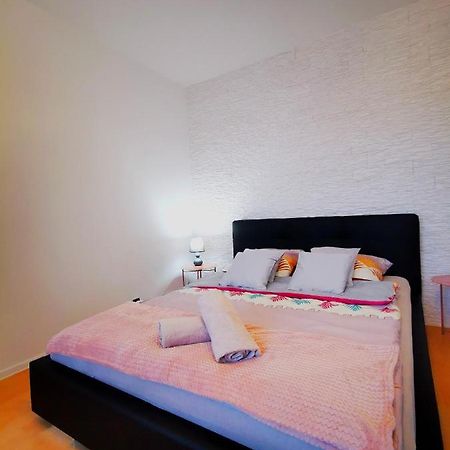 Millenium Apartment Self Check-In Faktura ジェシュフ エクステリア 写真